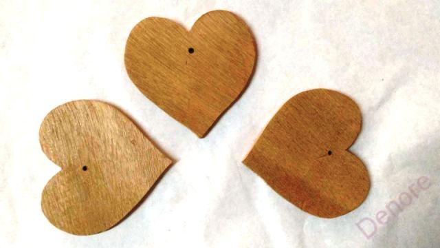 Dřevění zajíčci, zelená závěsná dekorace, 2 ks, 7 x 5,5 x 0,5 cm