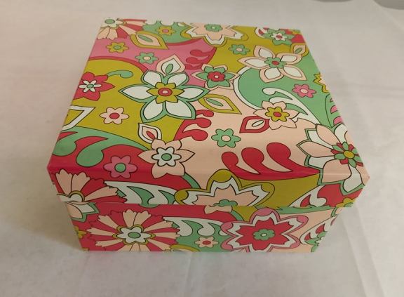 Dárková krabička malované květy