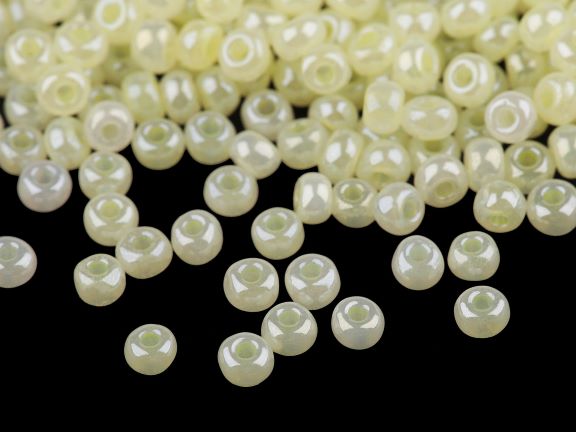 Rokajl 6/0 - 4 mm perleťový, neprůhledný krémová světlá 50 g 