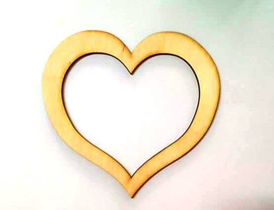 Dřevěné srdce vykrojené 13,5 cm