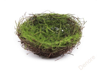 Proutěné hnízdo s mechem 16 cm